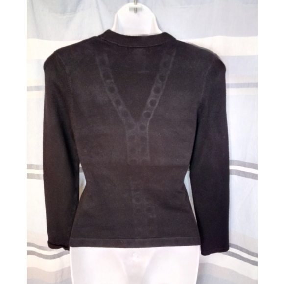 Esciō |  Black Small Long Sleeve - Picture 5 of 6